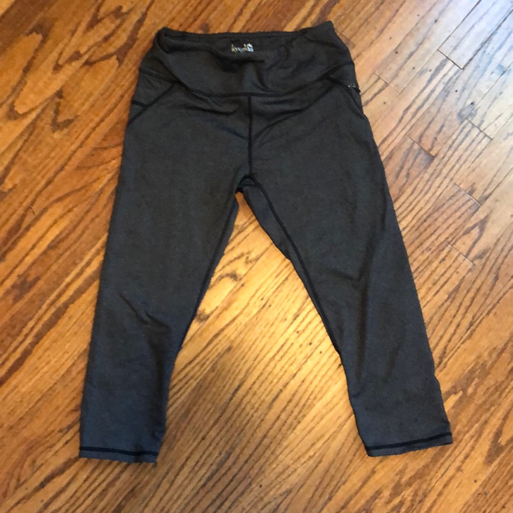 Gray Capri leggings- size small